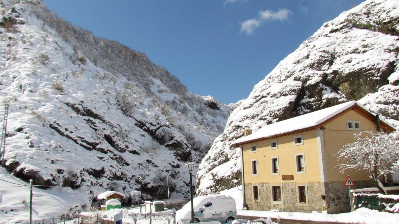 Albergue De Portilla Portilla de la Reina ภายนอก รูปภาพ