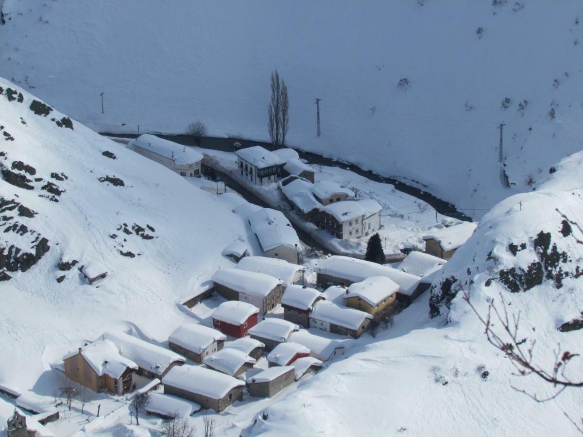 Albergue De Portilla Portilla de la Reina ภายนอก รูปภาพ