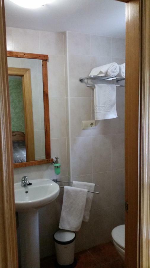 Albergue De Portilla Portilla de la Reina ภายนอก รูปภาพ