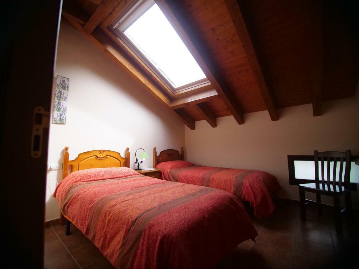 Albergue De Portilla Portilla de la Reina ภายนอก รูปภาพ
